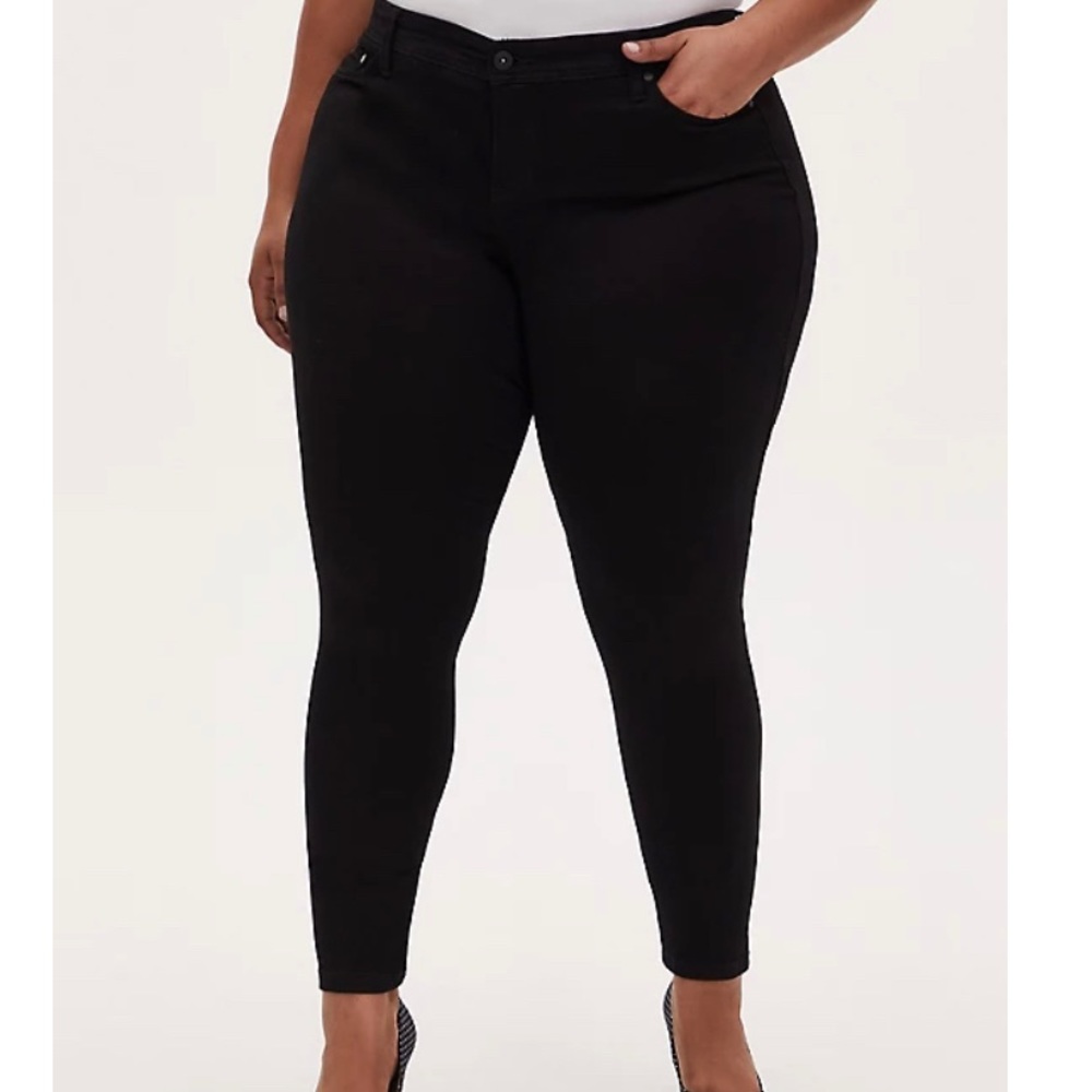 Torrid Luxe Skinny Jean NWT 16T